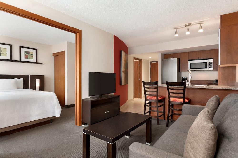 Embassy Suites By Hilton - Montreal Bagian luar foto