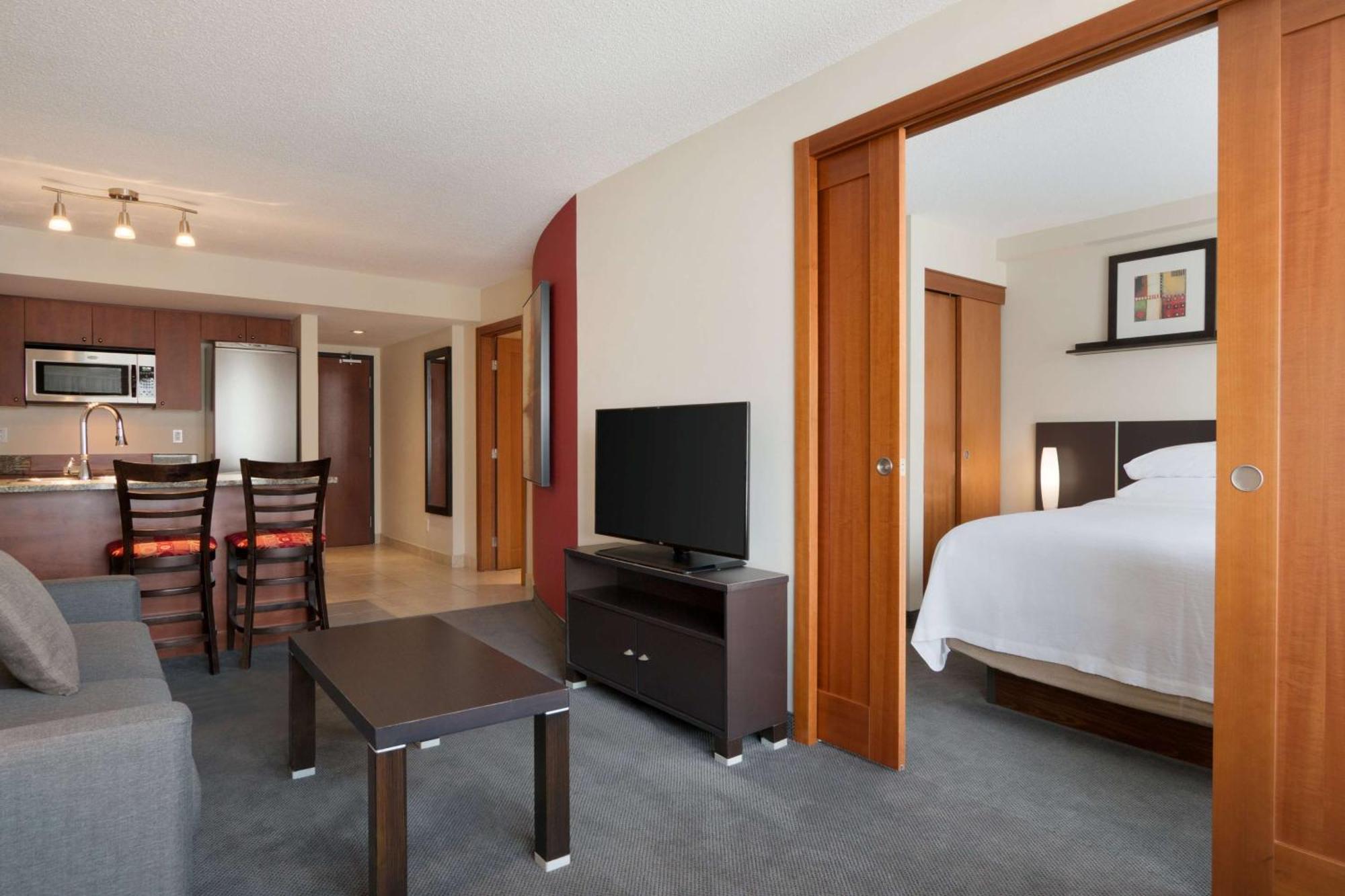 Embassy Suites By Hilton - Montreal Bagian luar foto