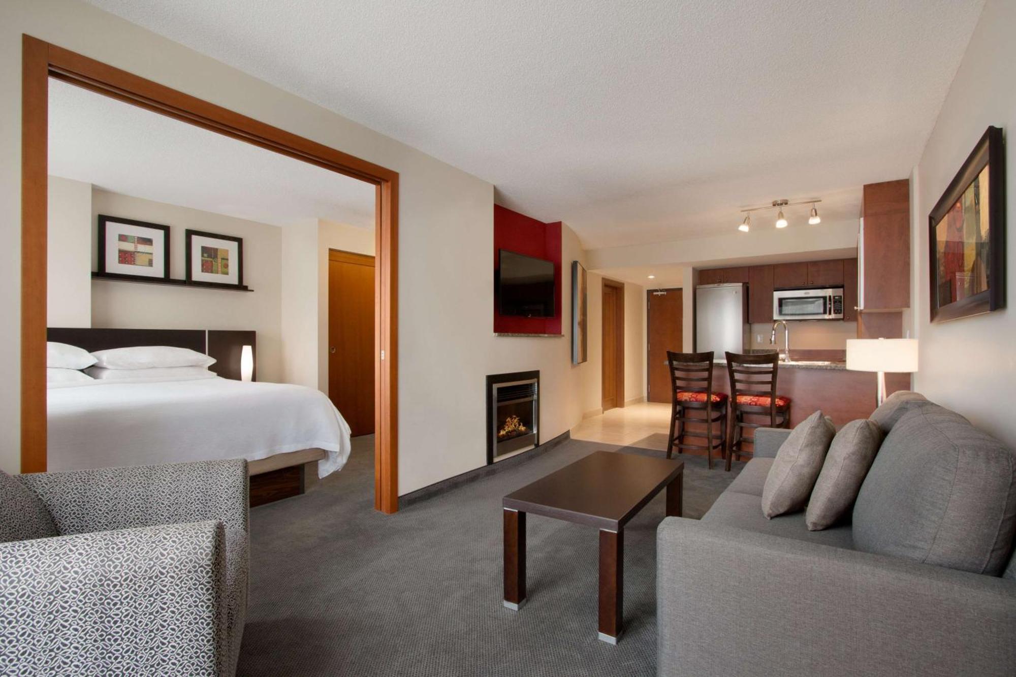 Embassy Suites By Hilton - Montreal Bagian luar foto