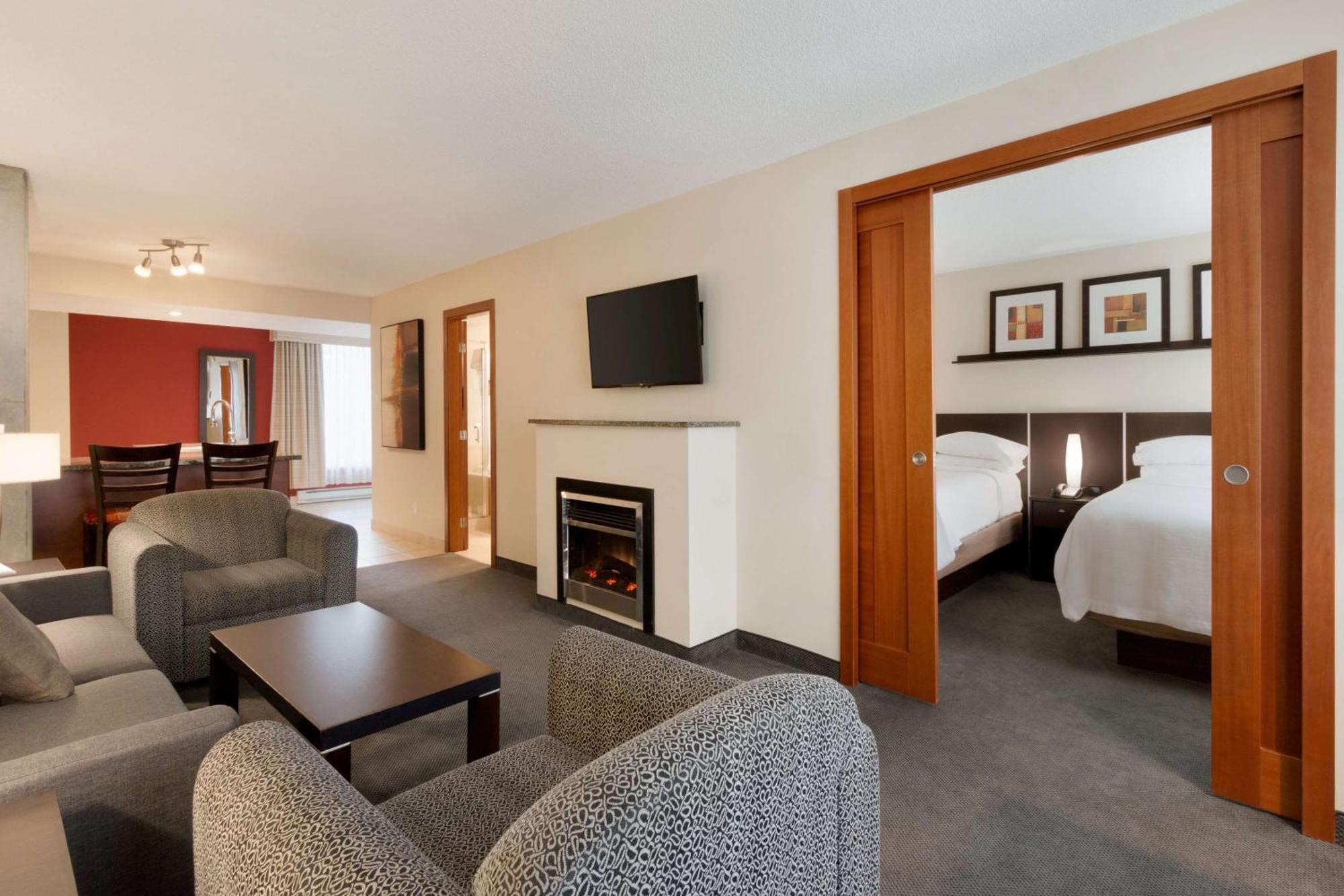 Embassy Suites By Hilton - Montreal Bagian luar foto