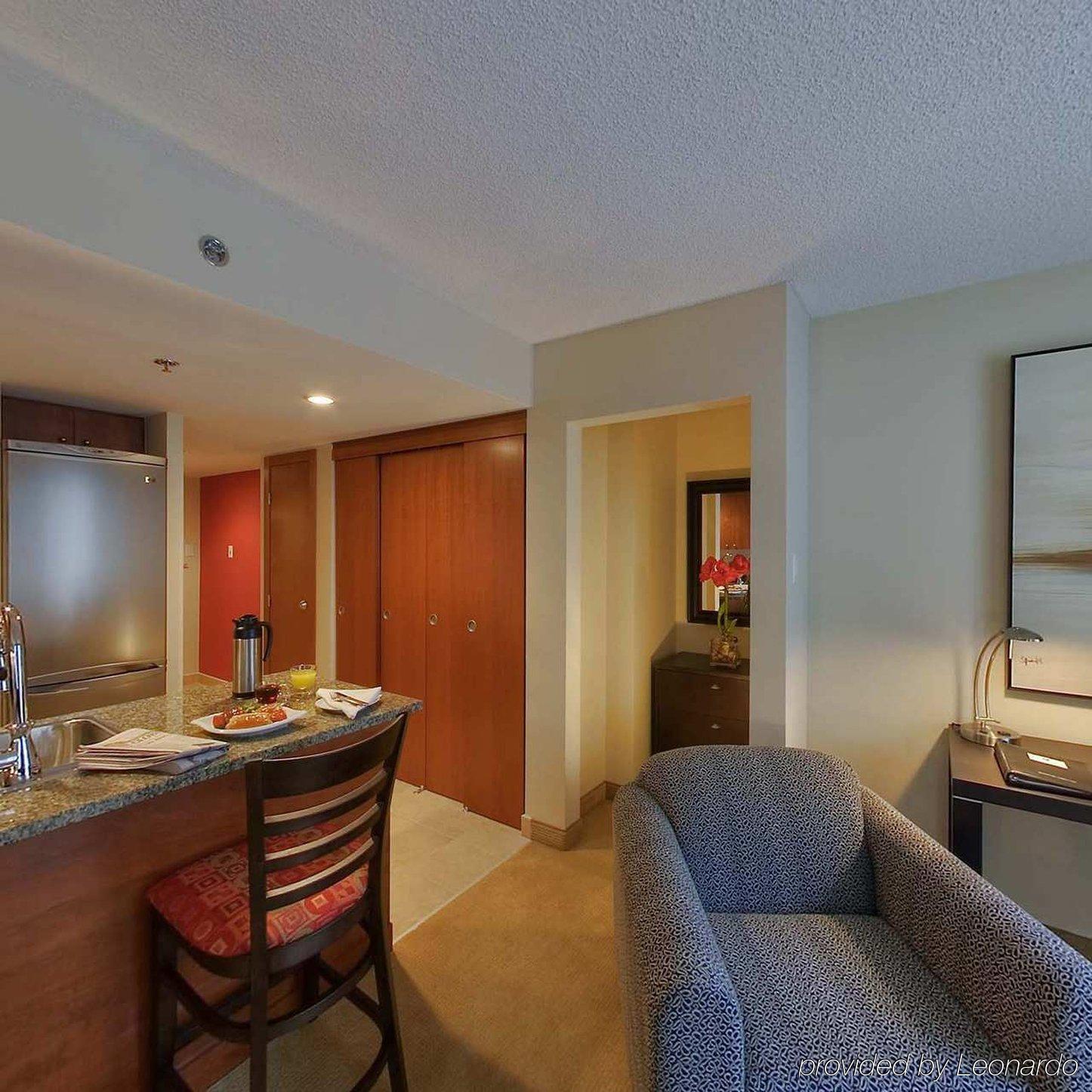 Embassy Suites By Hilton - Montreal Ruang foto