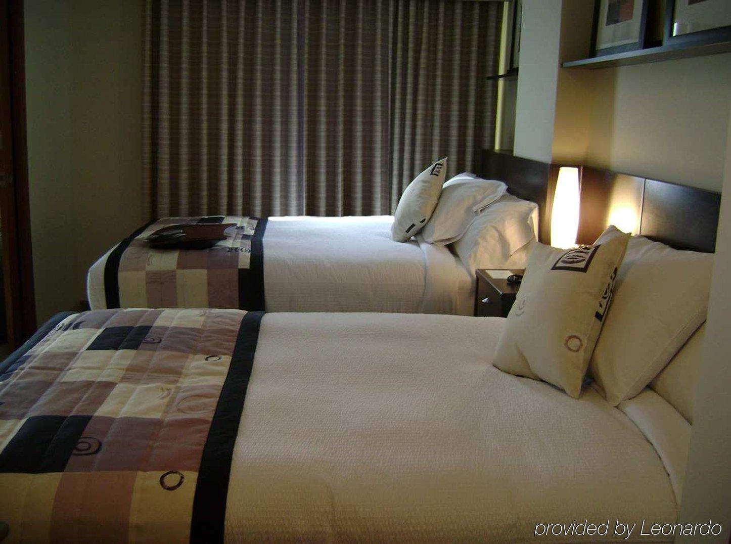 Embassy Suites By Hilton - Montreal Ruang foto