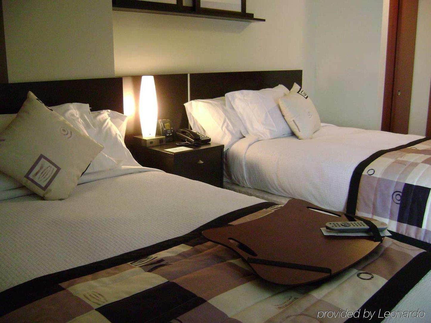 Embassy Suites By Hilton - Montreal Ruang foto
