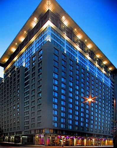 Embassy Suites By Hilton - Montreal Bagian luar foto